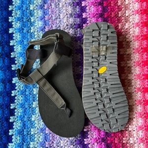EDDIE BAUER Size 7M/8.5W Sandal
